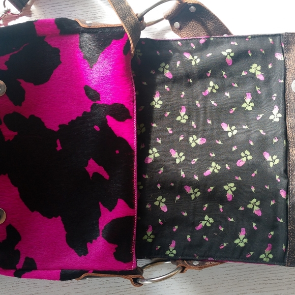 Y2K Betsy Johnson Pink leather cowprint purse - Picture 3 of 3